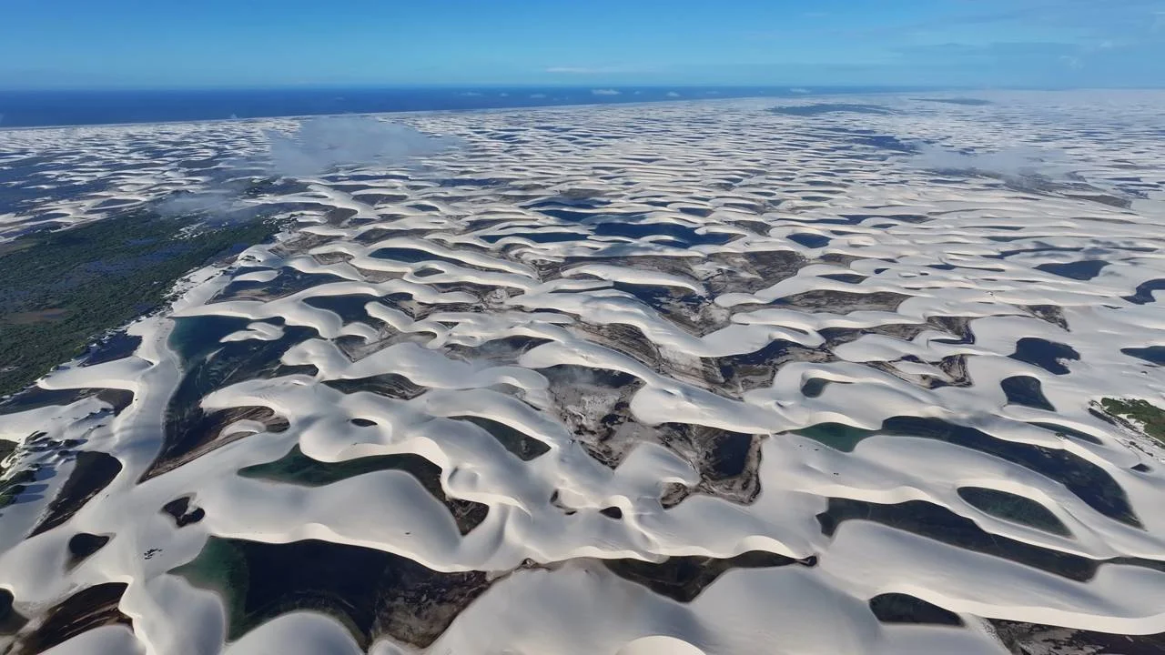 Lagoas de águas cristalinas nos Lençóis Maranhenses